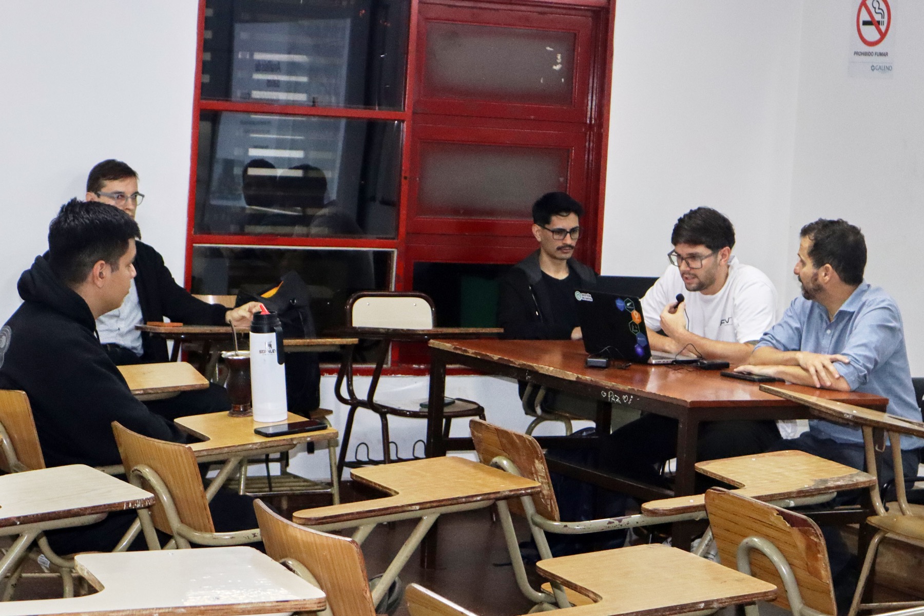 Charla abierta sobre análisis de datos económicos con Excel y Python en la FCE-UNaM
